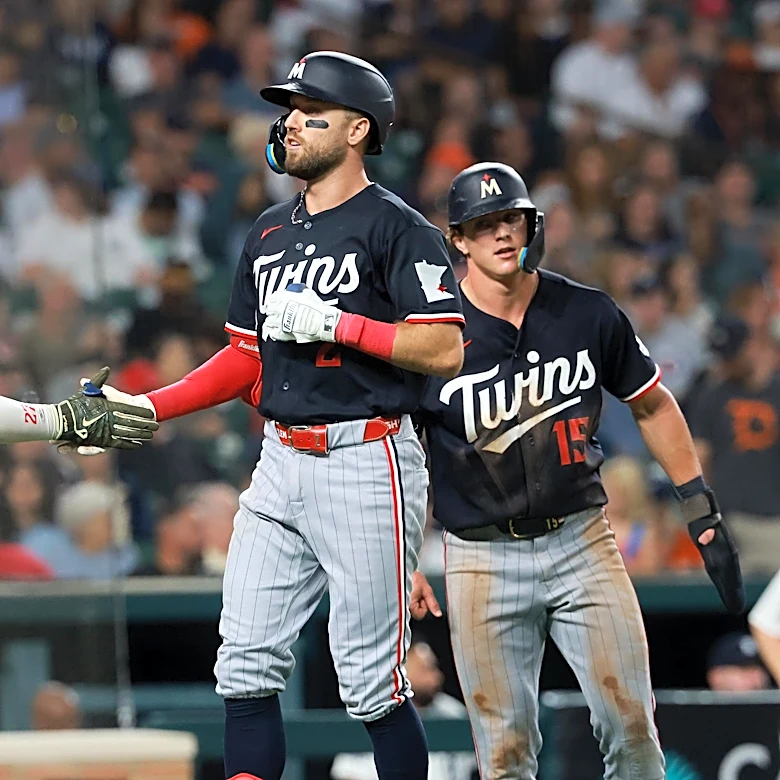 Twins 3, Tigers 2: Clemens’ homer launches Twins to victory