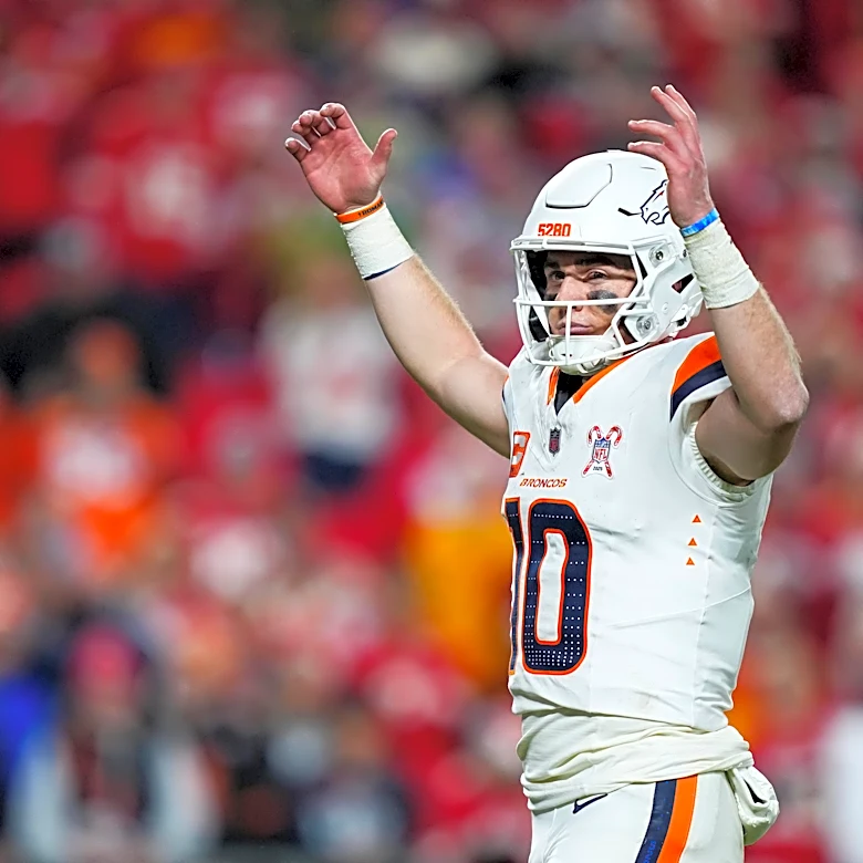 Broncos ready to put on a show under Monday Night Football spotlight