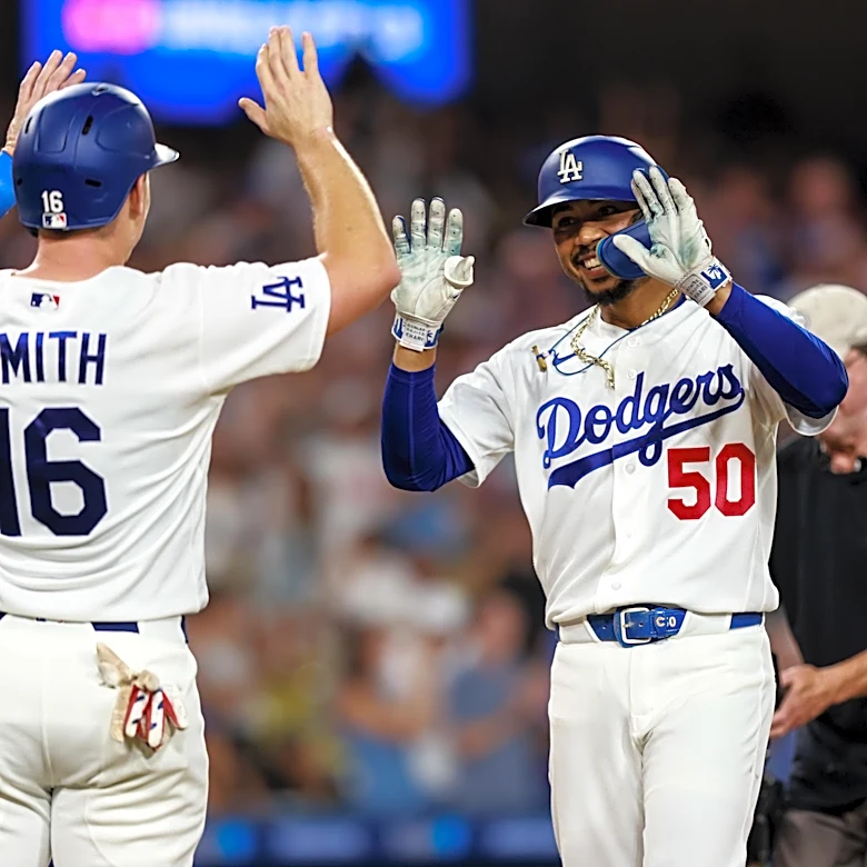 Dodgers see Red to complete sweep, extend win streak to 7