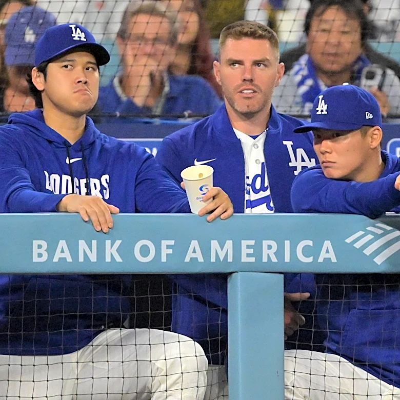 Dodgers notes: Shohei Ohtani on injured list, Freddie Freeman sits