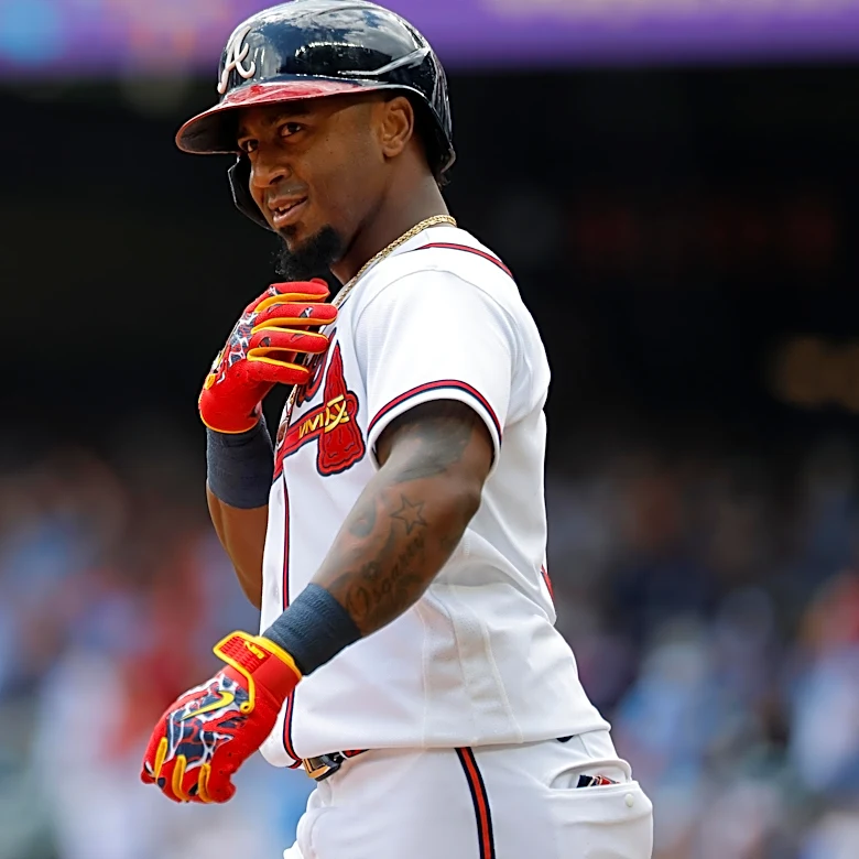 Late rally helps Braves avoid sweep, 3-1