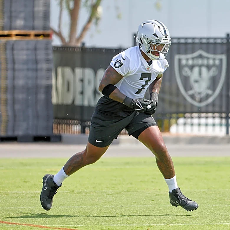 Nakobe Dean, Quay Walker face tough test against De’Von Achane, Malik Willis in Las Vegas Raiders’ Week 1 key matchups against Miami Dolphins