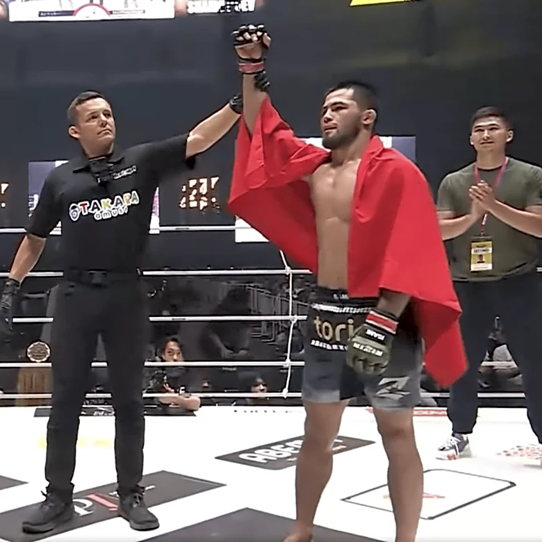 Razhabali Shaydullaev defeats A.J. McKee for RIZIN, PFL titles, reportedly signs with MVP | Super RIZIN 5