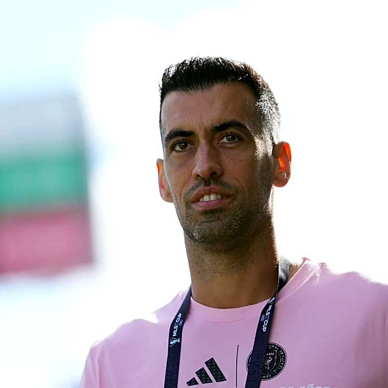 ‘It’s possible’ – Sergio Busquets tips Cesc Fabregas to be future Barcelona boss