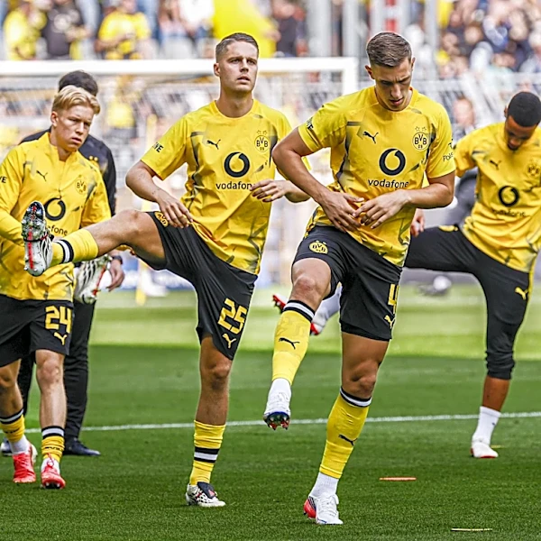 Around the Bundesliga: Nico Schlotterbeck returns for Borussia Dortmund, Noël Aséko Nkili debuts for Eintracht Frankfurt