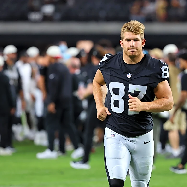 Raiders news: Tight end gets paid