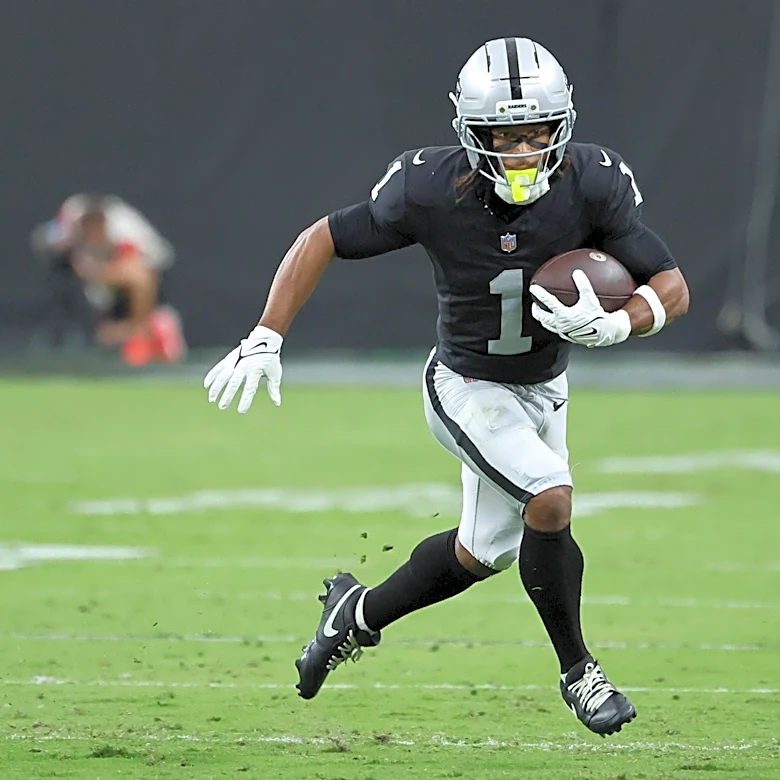 Raiders Mailbag: Who needs to step up against Dolphins with Brock Bowers out?