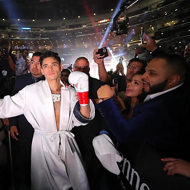 What time will Ryan Garcia and Conor Benn make their official ring walks?