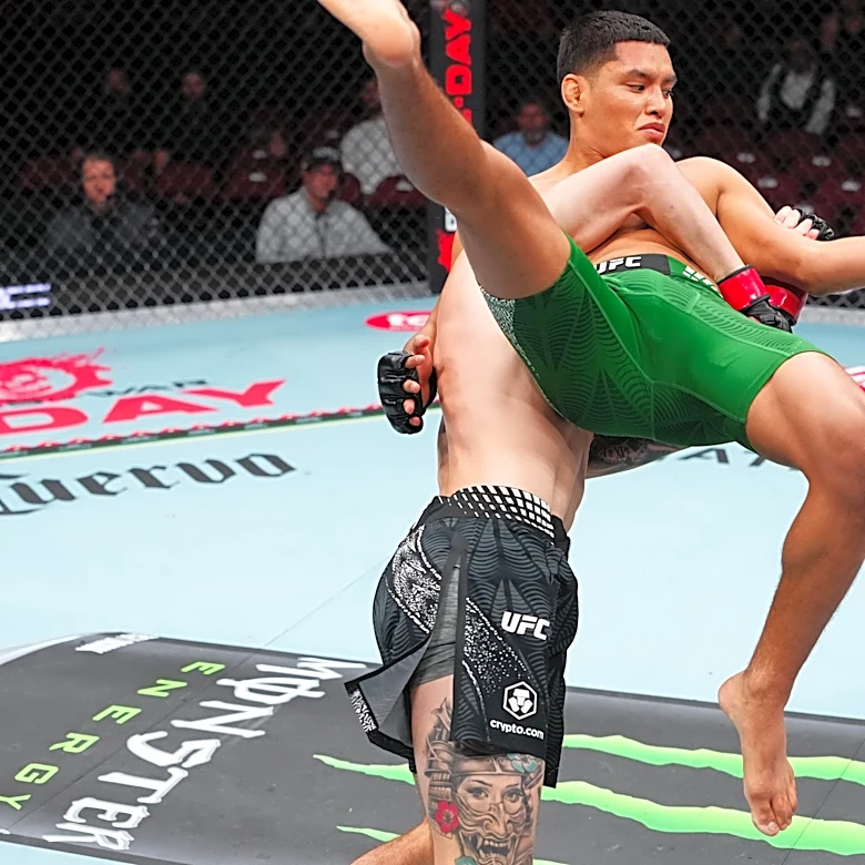 Highlights! Sean King III delivers devastating knockout slam in 36-second debut | Noche UFC 4
