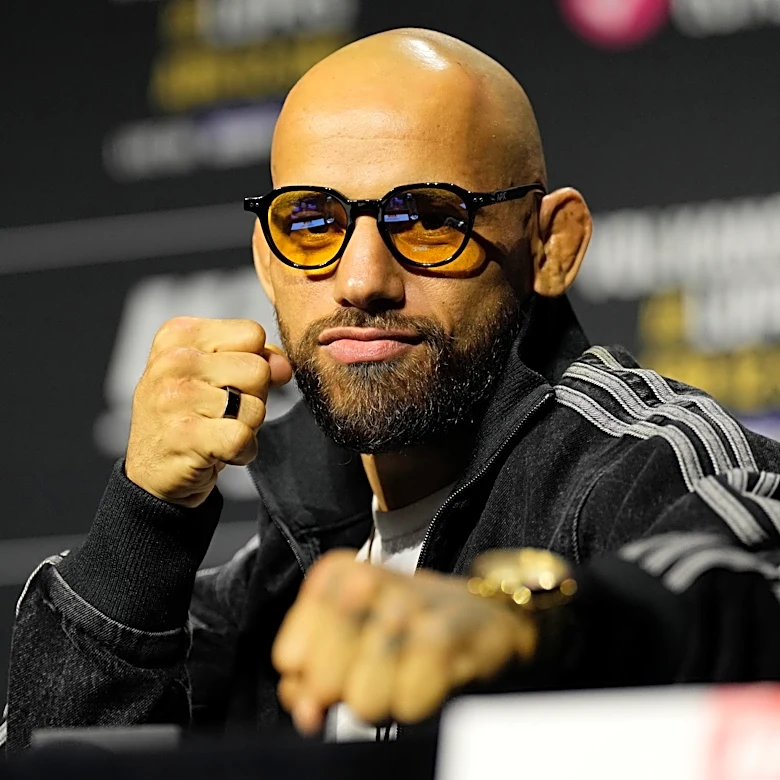 LIVE! Watch Noche UFC 4 post-fight press conference video stream | Silva vs. Delgado