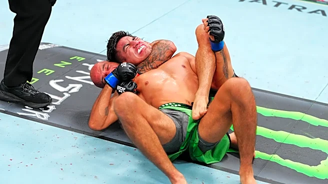 Jean Silva taps out Jose Miguel Delgado with one-armed submission to cap off Noche UFC main event