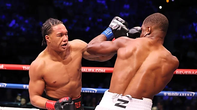 Da’Mazion Vanhouter knocks out Raphael Akpejiori in first round on Garcia vs Benn card: Highlights and video