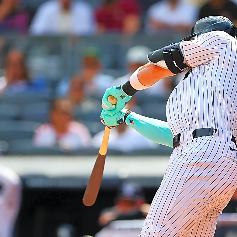 Two tales of how to handle a superstar’s absence