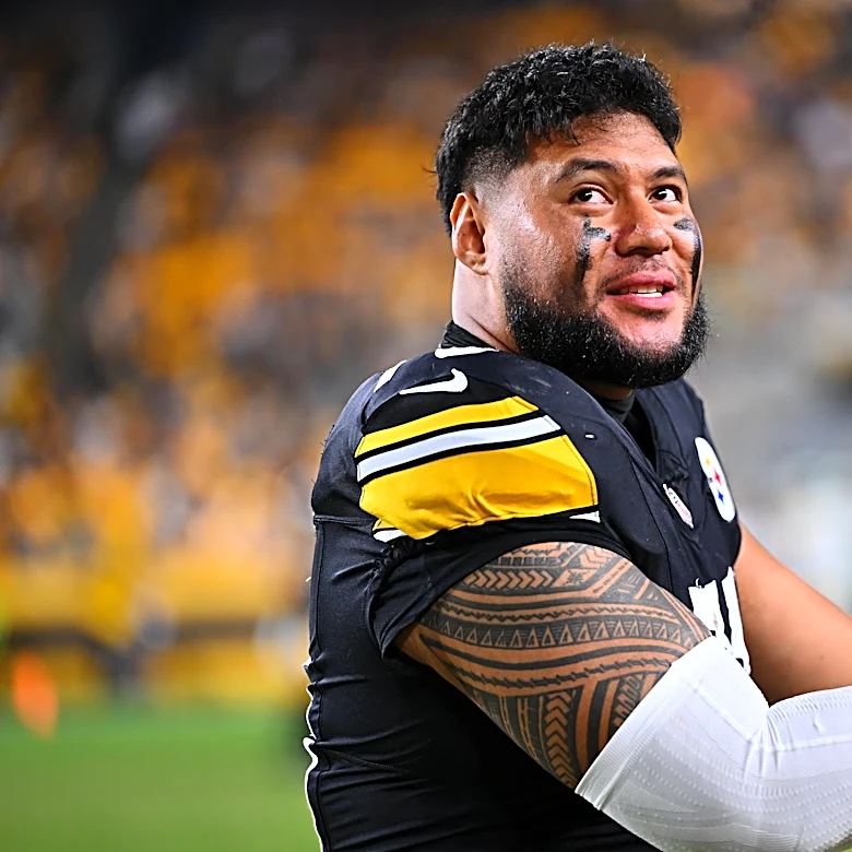 Troy Fauntau leaves Week 1 game vs. Falcons with injury