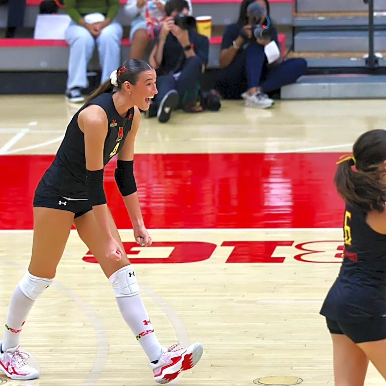 Maryland volleyball takes down Saint Peter’s in straight sets to go 3-0 in Maryland Tournament