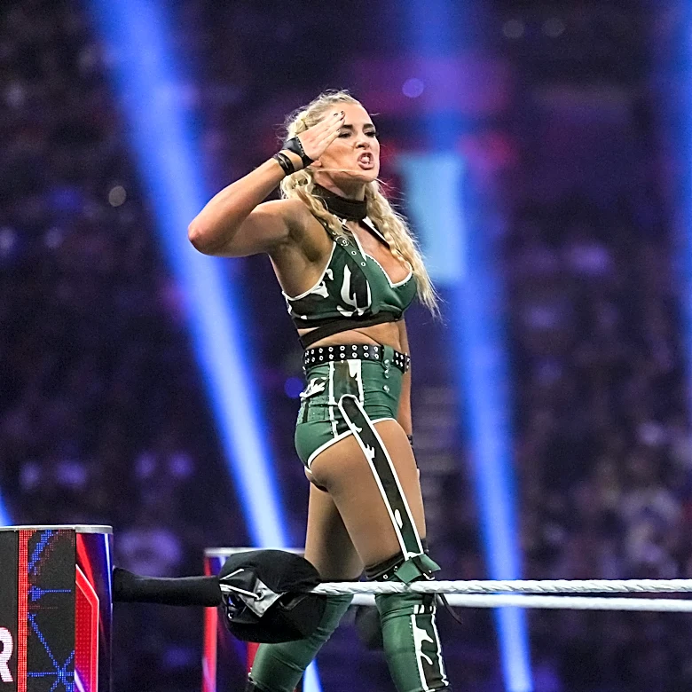 Lacey Evans is training for pro wrestling return