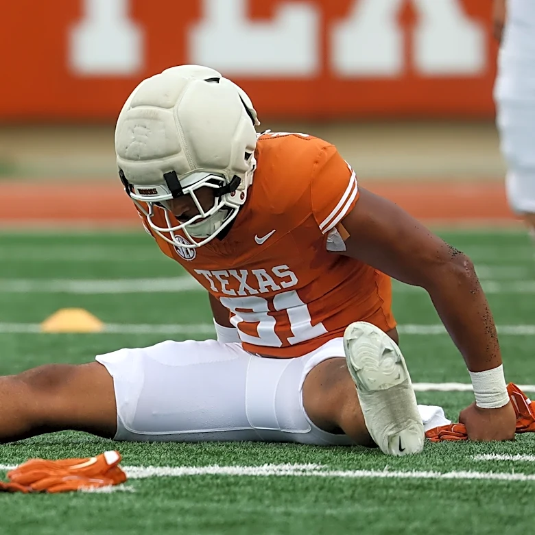 Texas TE Nick Townsend suffered knee injury vs. Ohio State