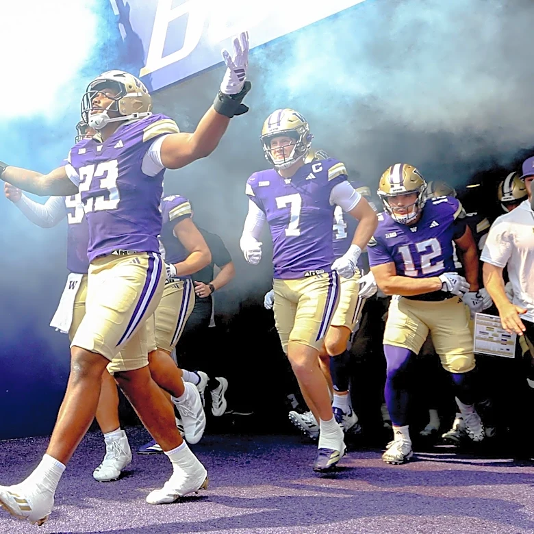 Minnesota Football: Gophers set for 10 p.m. kickoff against Washington