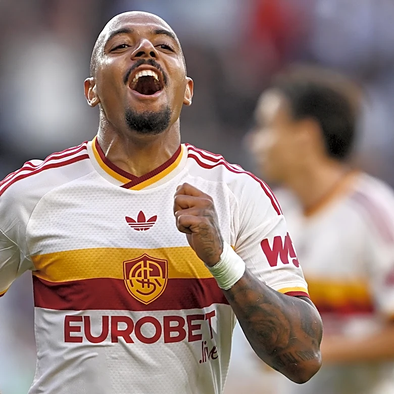 Roma Grinds Out a 2-0 Win to Stay Perfect in Serie A