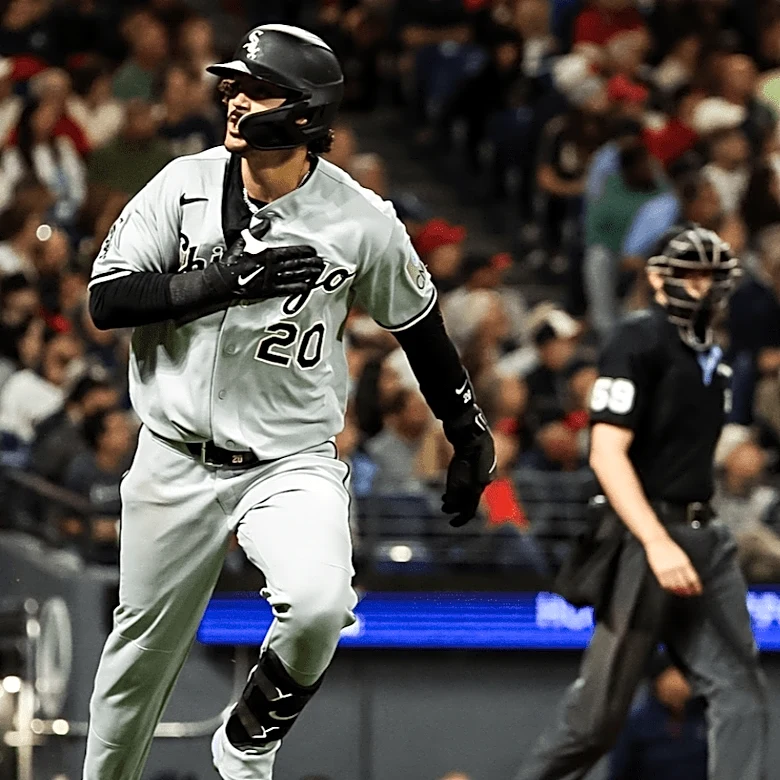 Magical sixth inning propels White Sox to 7-3 win
