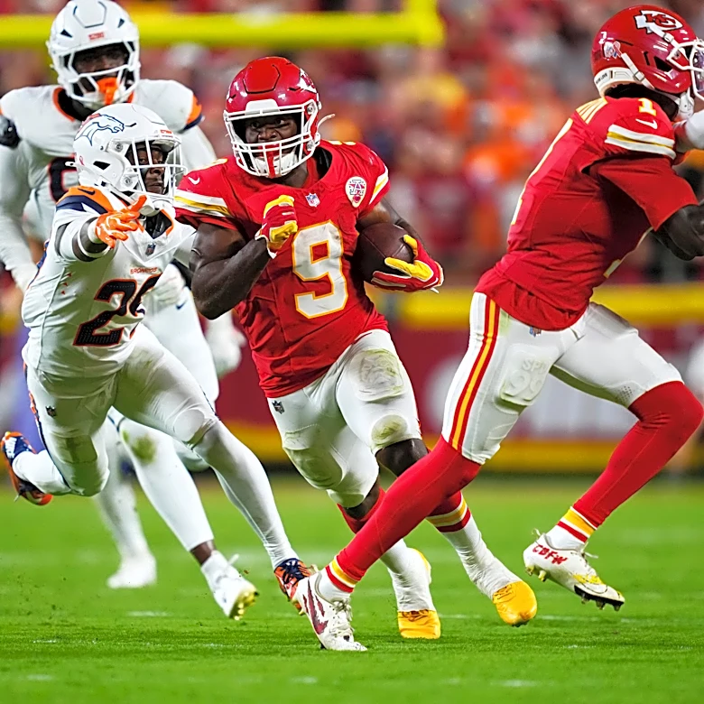 Seahawks Super Bowl MVP Kenneth Walker III has career-high game in Chiefs debut