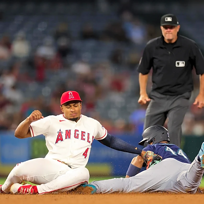 Anderson continues struggles in 6-4 loss to Anaheim