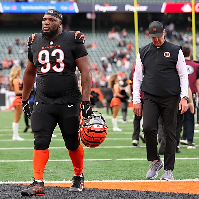 49ers sign former Bengals 3rd-round pick to the practice squad; promote Brayden Willis