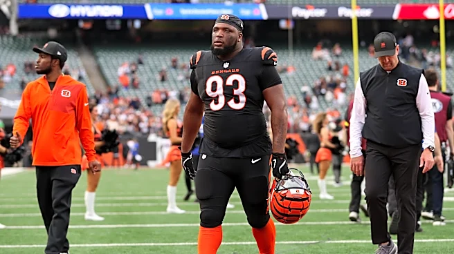 49ers sign former Bengals 3rd-round pick to the practice squad; promote Brayden Willis