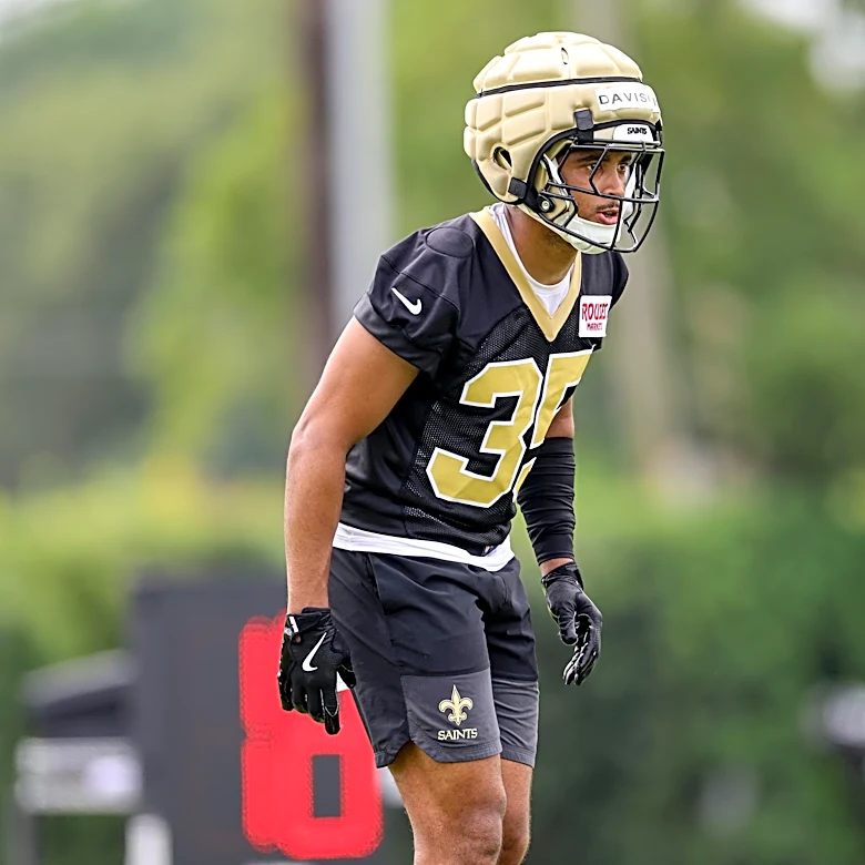 Patriots re-sign safety Elliott Davison to practice squad, release veteran tight end