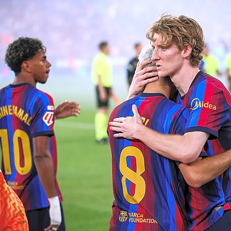 ‘He’s extraordinary’ – Anthony Gordon goes crazy for Barcelona team-mate Pedri