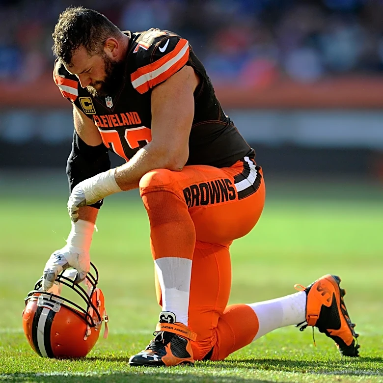 Browns legend Joe Thomas: Team’s failures broke him one year, Manning’s wild request