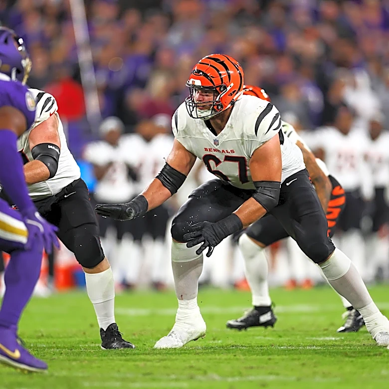 Packers Roster: Green Bay signs 2, works out OL