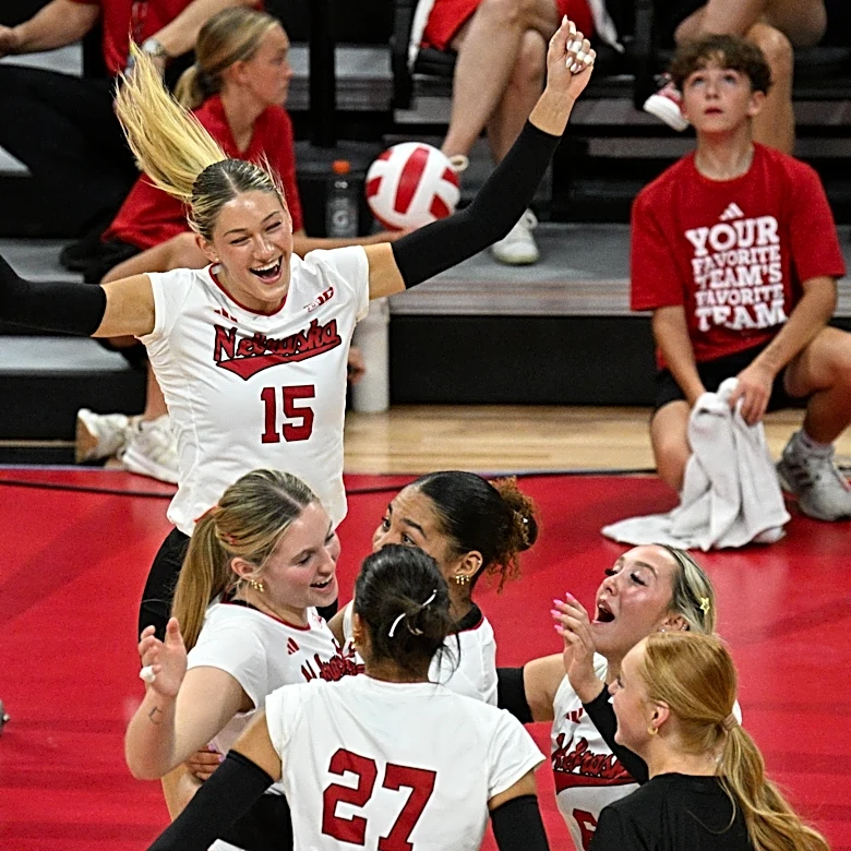 #1 Nebraska Sweeps #20 Creighton