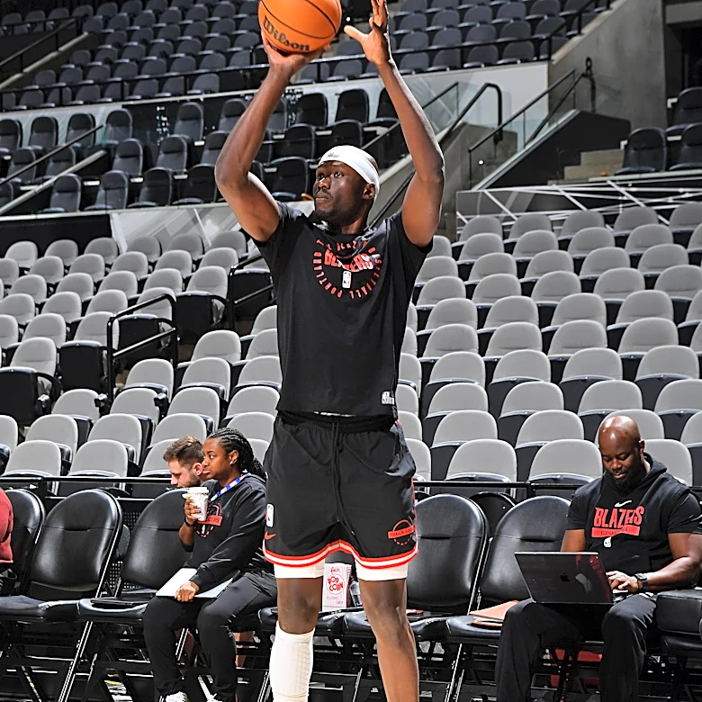 Former Blazers Center Duop Reath Signs with Suns