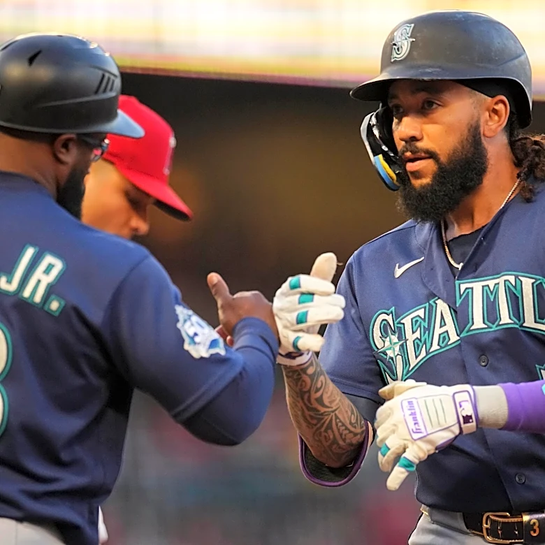 Mariners maintain some semblance of dignity, take series finale in Anaheim
