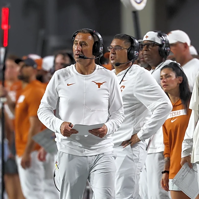 Steve Sarkisian provides injury updates on Texas RB Derrek Cooper, TE Nick Townsend