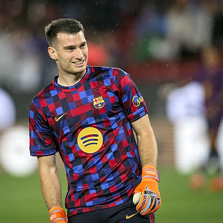 Wojciech Szczęsny or Dominik Livaković? Hansi Flick talks Joan Garcia replacements at Barcelona