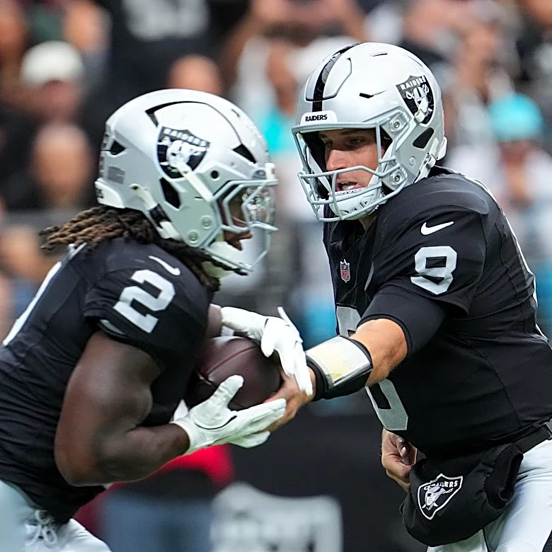 Klint Kubiak displays his creativity in his 21 personnel groupings.
