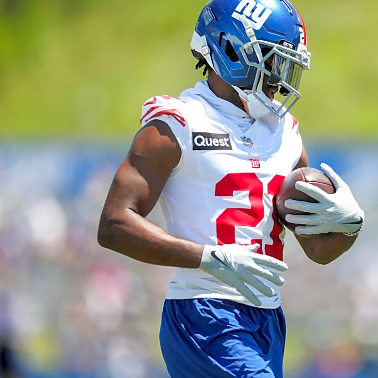 NY Giants place struggling, highly-paid CB on IR with knee injury