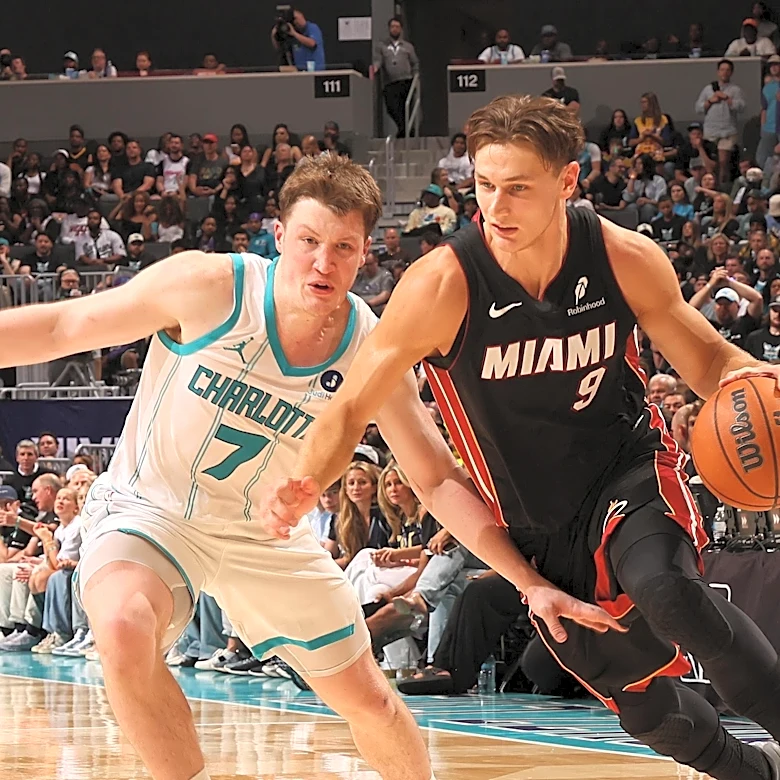 Former Arizona guard Pelle Larsson signs extension with Heat