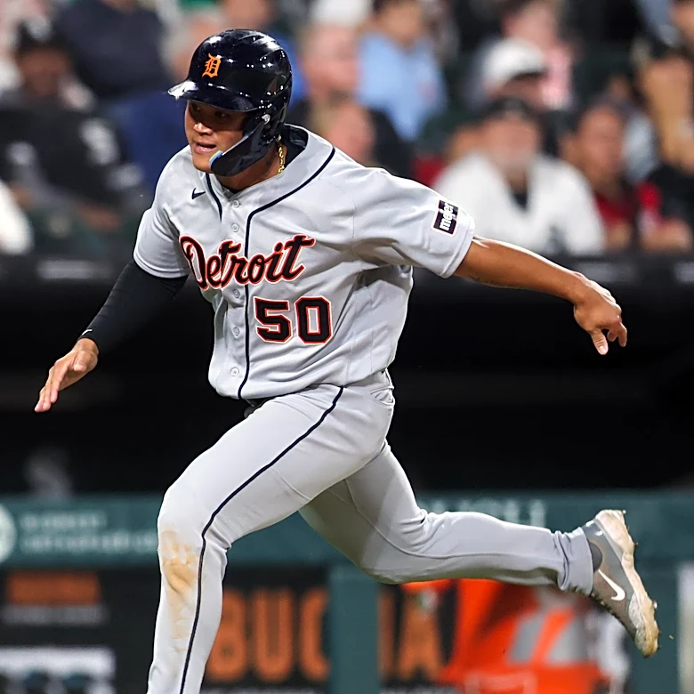 Late homers spark huge comeback win in Chicago