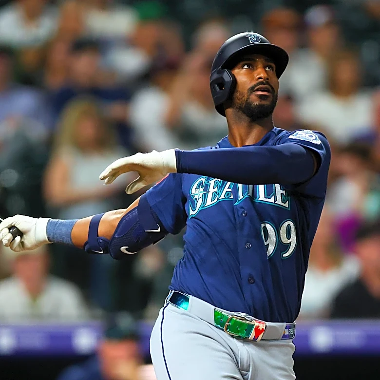 Boulder soldiers, Seattle summits Rockies 5-4