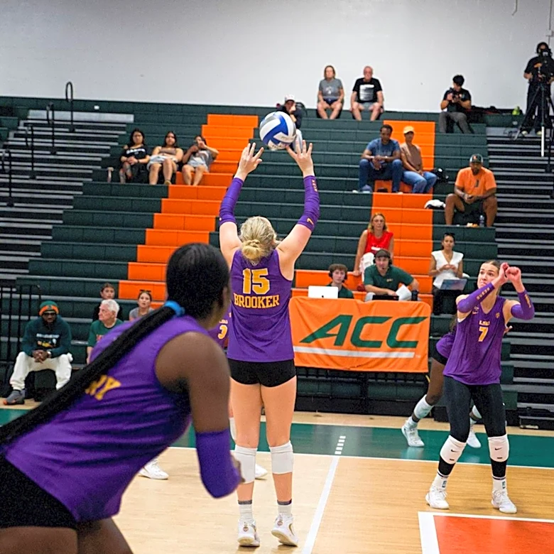 LSU volleyball splits final non-conference weekend