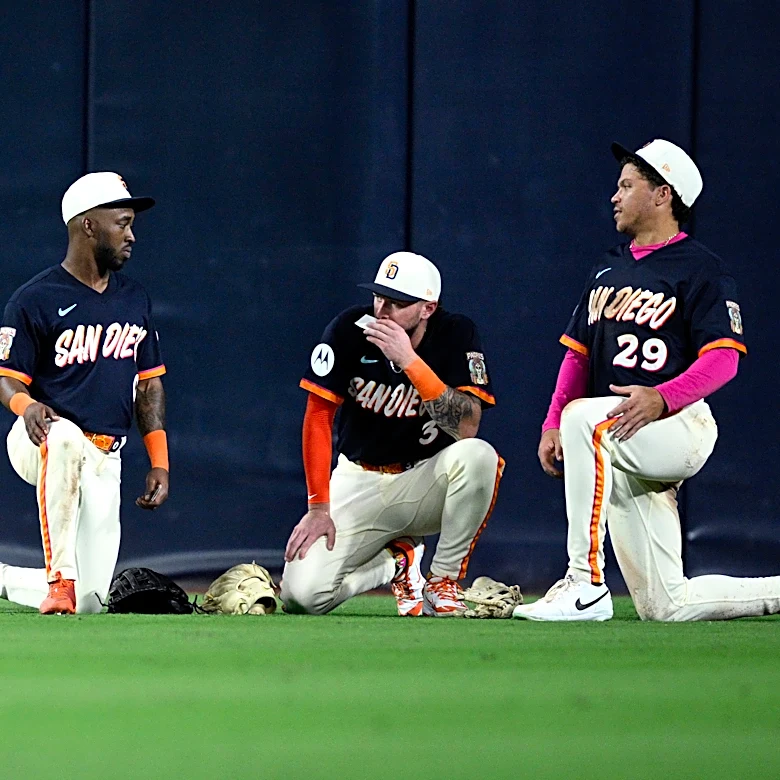 Padres turn into wrecking crew, score 26 runs in last three games