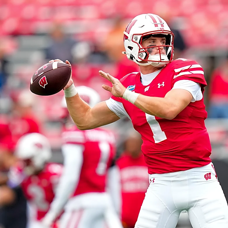 2nd quarter onslaught leads Badgers to blowout win over Eastern Michigan