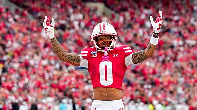 Badgers WR breaks school record after massive game