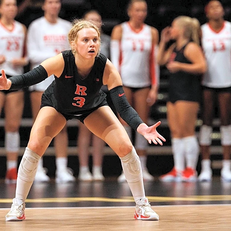 Volleyball Answers 17 Missed Serves With Eight Aces & Beats St. John’s in Five
