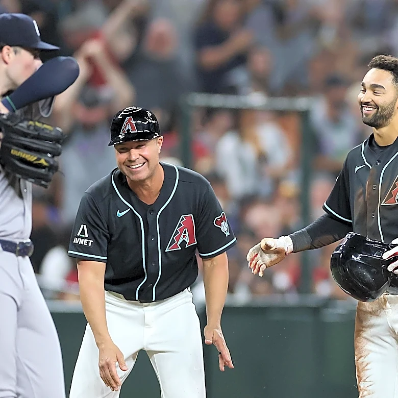 Yankees lose to Diamondbacks in walk-off fashion