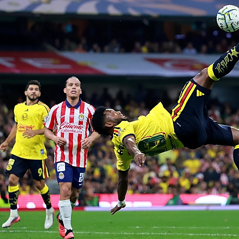 America and Chivas tie in a wonderful edition of the Superclasico