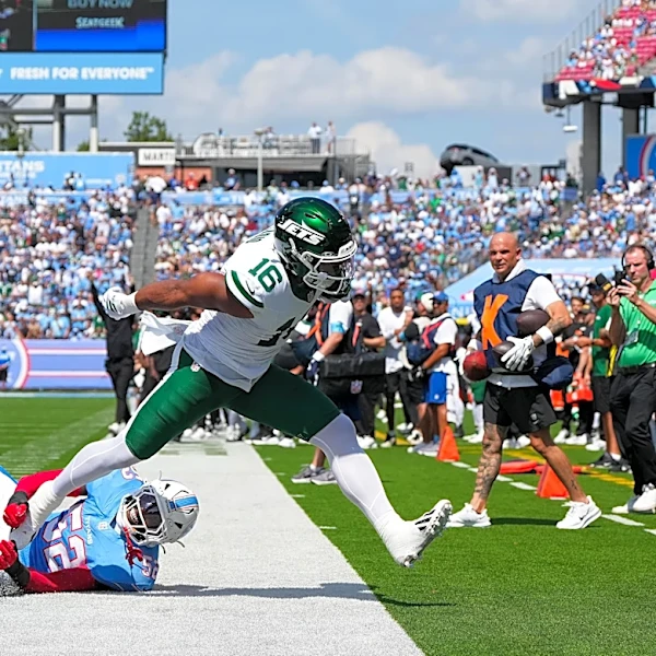 Jets vs Packers Pre-Game Ball
